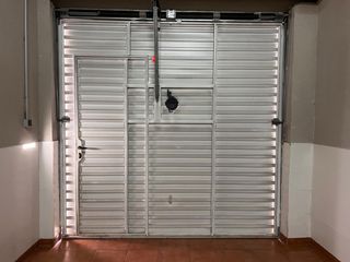 Puerta de garaje metálica