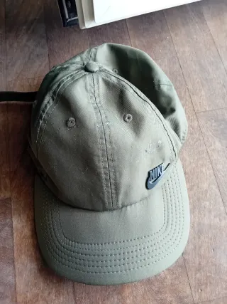 Berretto Nike verde oliva