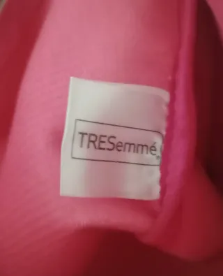 Neceser Tresemmé estampado loro y flores