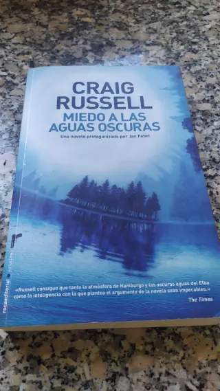 MIEDO A LAS AGUAS OSCURAS