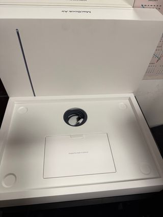 MacBook Apple Gris/Plateado esta nueva.