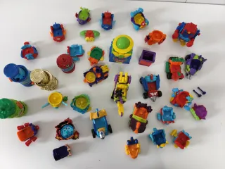 Superzings Comisaría y Moto, Robots y vehículos