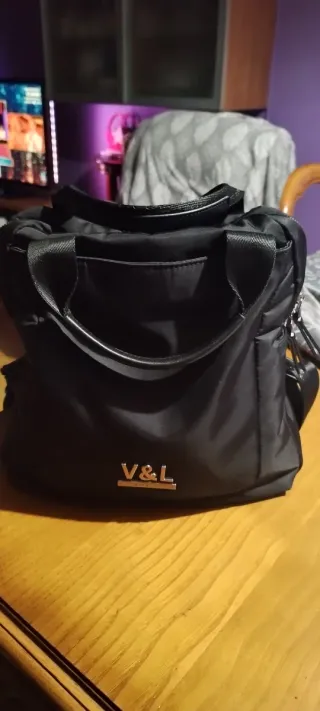 Mochila Victorio & Lucchino Negra