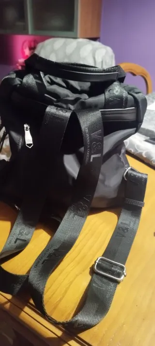 Mochila Victorio & Lucchino Negra