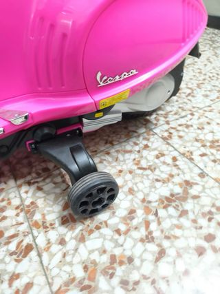 Moto Vespa Eléctrica Niños Rosa