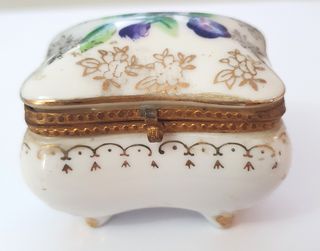 Antico cofanetto in porcellana francese dipinto