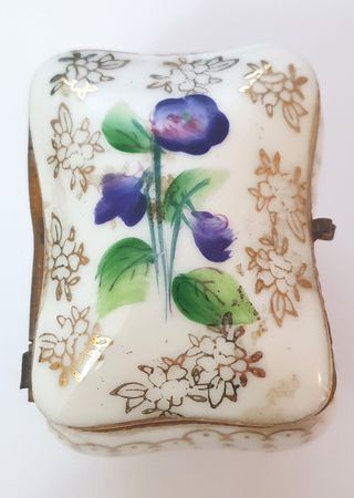 Antico cofanetto in porcellana francese dipinto