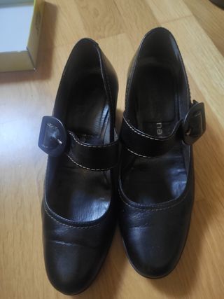 Zapatos negros piel con hebilla