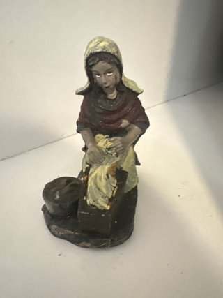 Figura Belén Lavandera