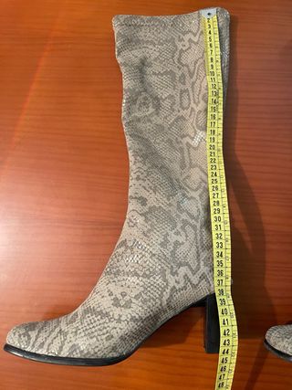 Botas altas estampadas serpiente
