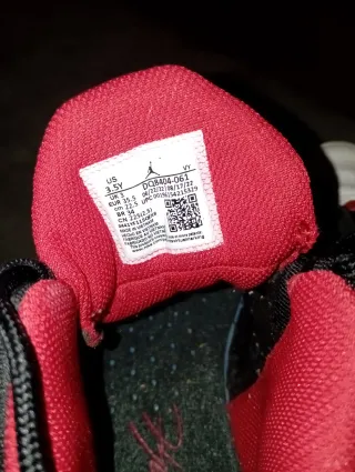 Zapatillas Jordan Rojas y Blancas