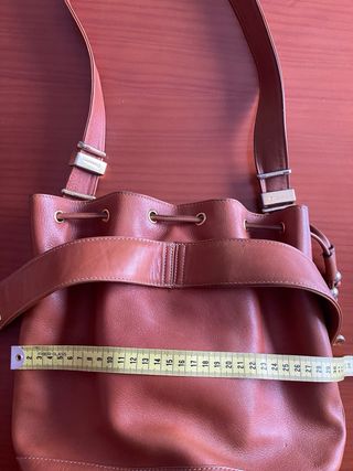 Bolso de piel marrón