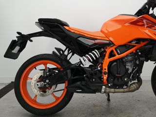 KTM 390 DUKE 2024 8193 kms.