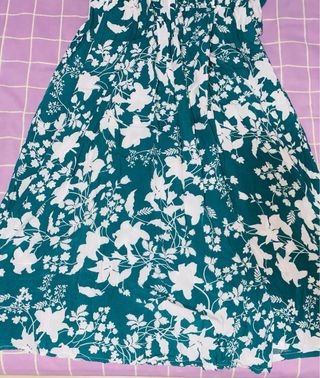 Vestido verde con estampado floral talla S