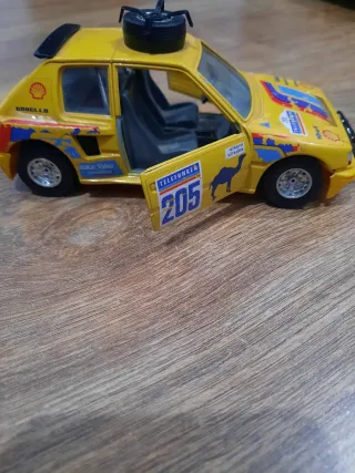 Coche de juguete Peugeot 205 Turbo Burago