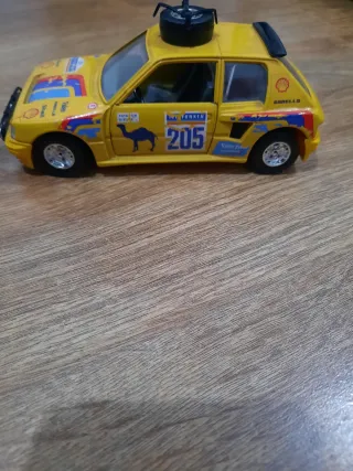 Coche de juguete Peugeot 205 Turbo Burago