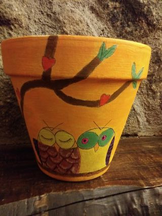 Macetas de terracota pintadas a mano