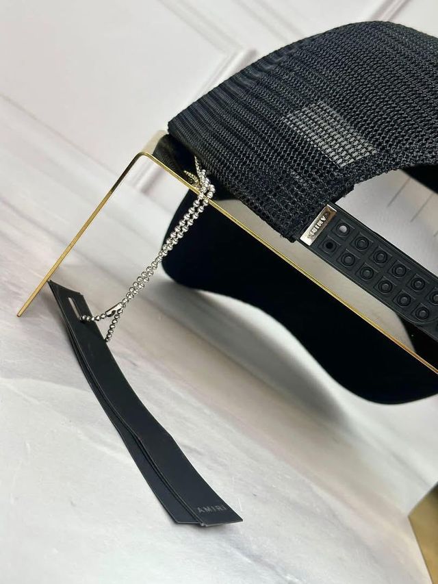 Gorra Amiri Negra con Logo Blanco