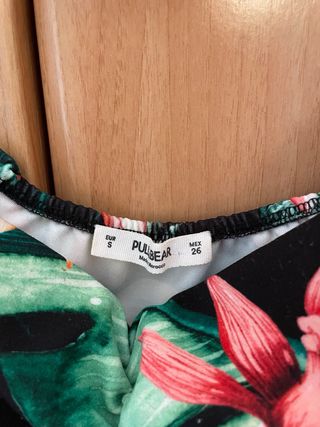 Top flores Pull and Bear S
