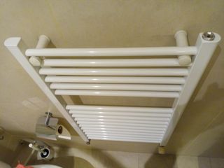 Radiador Toallero / Portatoallas blanco para baño