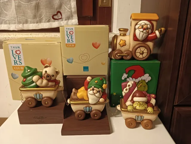 Locomotiva Babbo Natale più tre vagoni