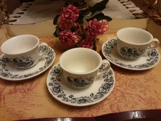 Juego 3 Tazas con Plato San Claudio antiguo