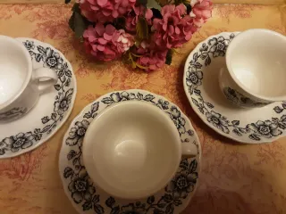 Juego 3 Tazas con Plato San Claudio antiguo