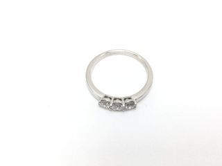 anillo oro 18k con piedra con diamante de laboratorio