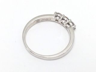 anillo oro 18k con piedra con diamante de laboratorio