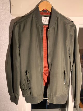 Chaqueta Bomber Verde Bershka Talla S