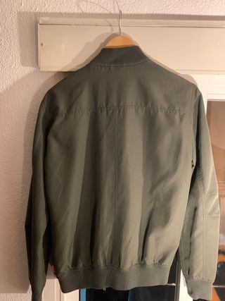 Chaqueta Bomber Verde Bershka Talla S