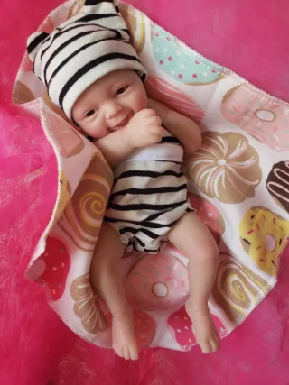 Ultima Bebe Reborn con bolso