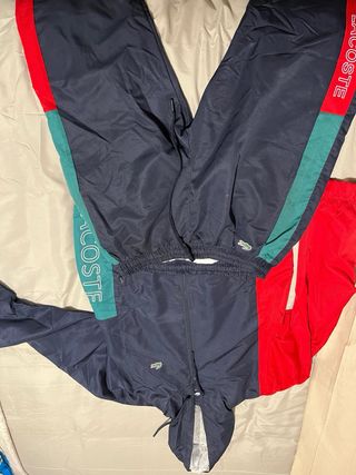 Conjunto chándal Lacoste azul y rojo