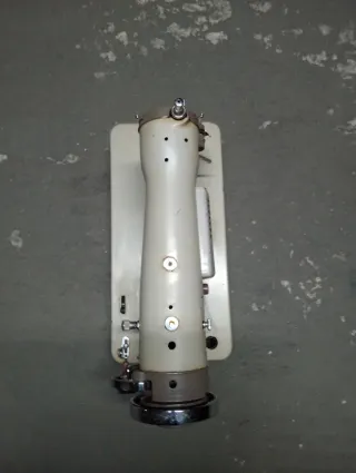 Máquina de coser Alfa