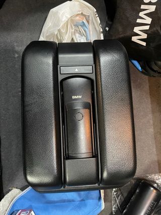 BMW Serie 7 2001 repozabrazo con telefono siemens