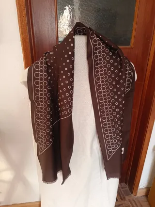 Echarpe Castanha com Bolinhas Brancas