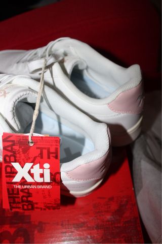 Xti Sneakers Bianche e Rosa Pallido Nuove