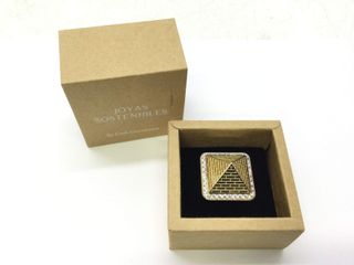 sello oro 18k con piedra con circonita