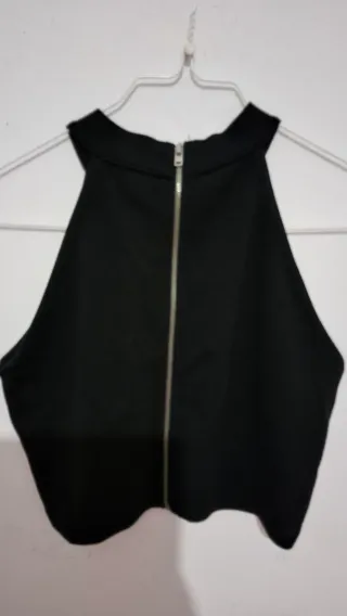 Blusa negra con cordones