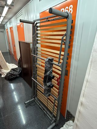 Cama articulada metálica y madera