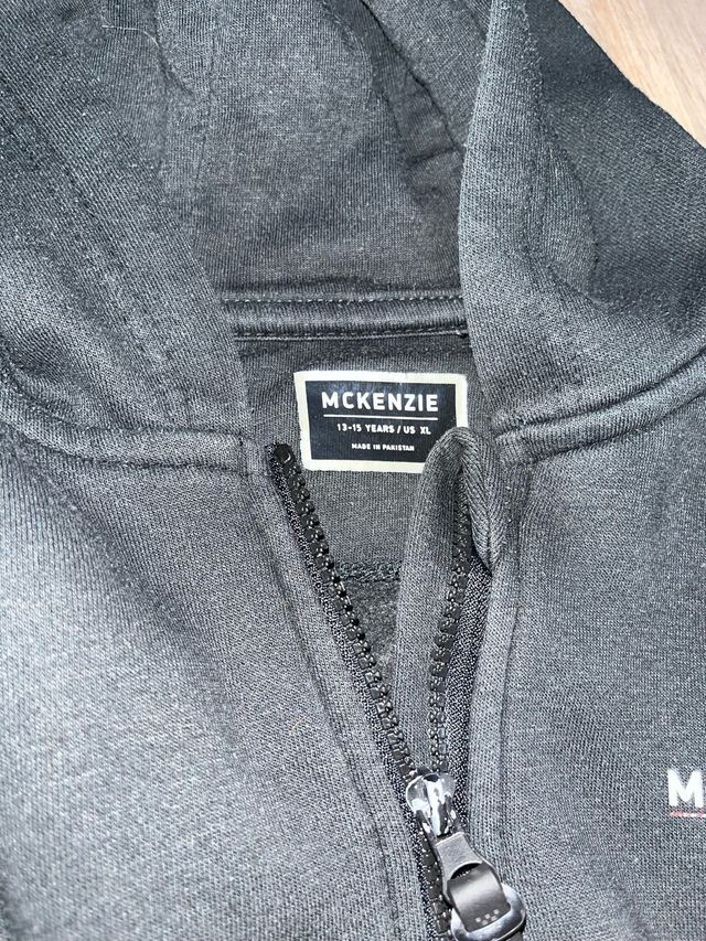 Chaqueta McKenzie Negra con Cremallera