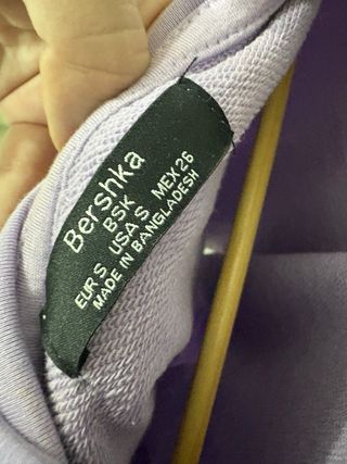 Sudadera crop lila Bershka BSK – Talla S