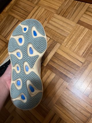 Adidas Yeezy Boost 700 Beige/Blanco