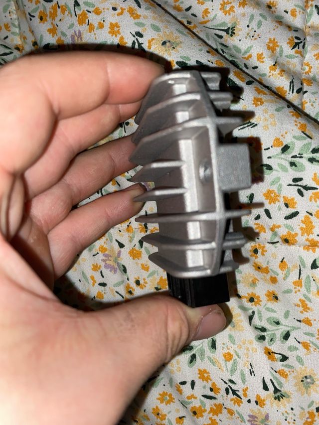 Regolatore di Tensione