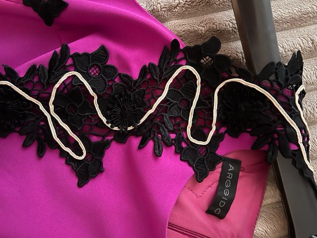 Vestido Arggido Morado con Negro