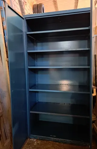 Armario Metálico Heco color azul metalizado.