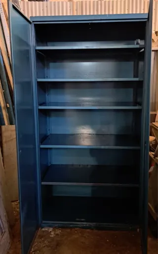 Armario Metálico Heco color azul metalizado.