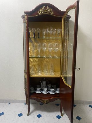 Vitrina Luis XVII Madera y Cristal