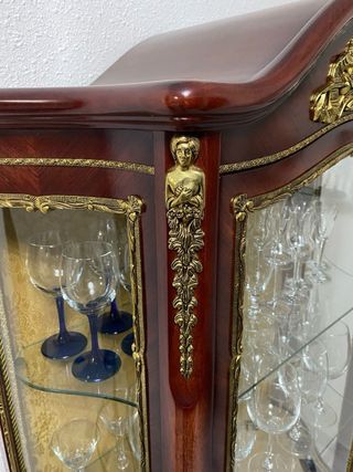 Vitrina Luis XVII Madera y Cristal