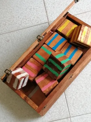 Bocce quadrate in legno colorate